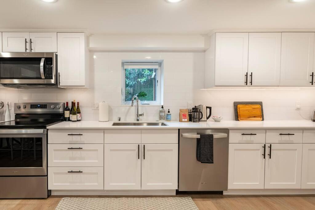 Modern, New & Industrial In Georgetown Villa Seattle Exterior photo